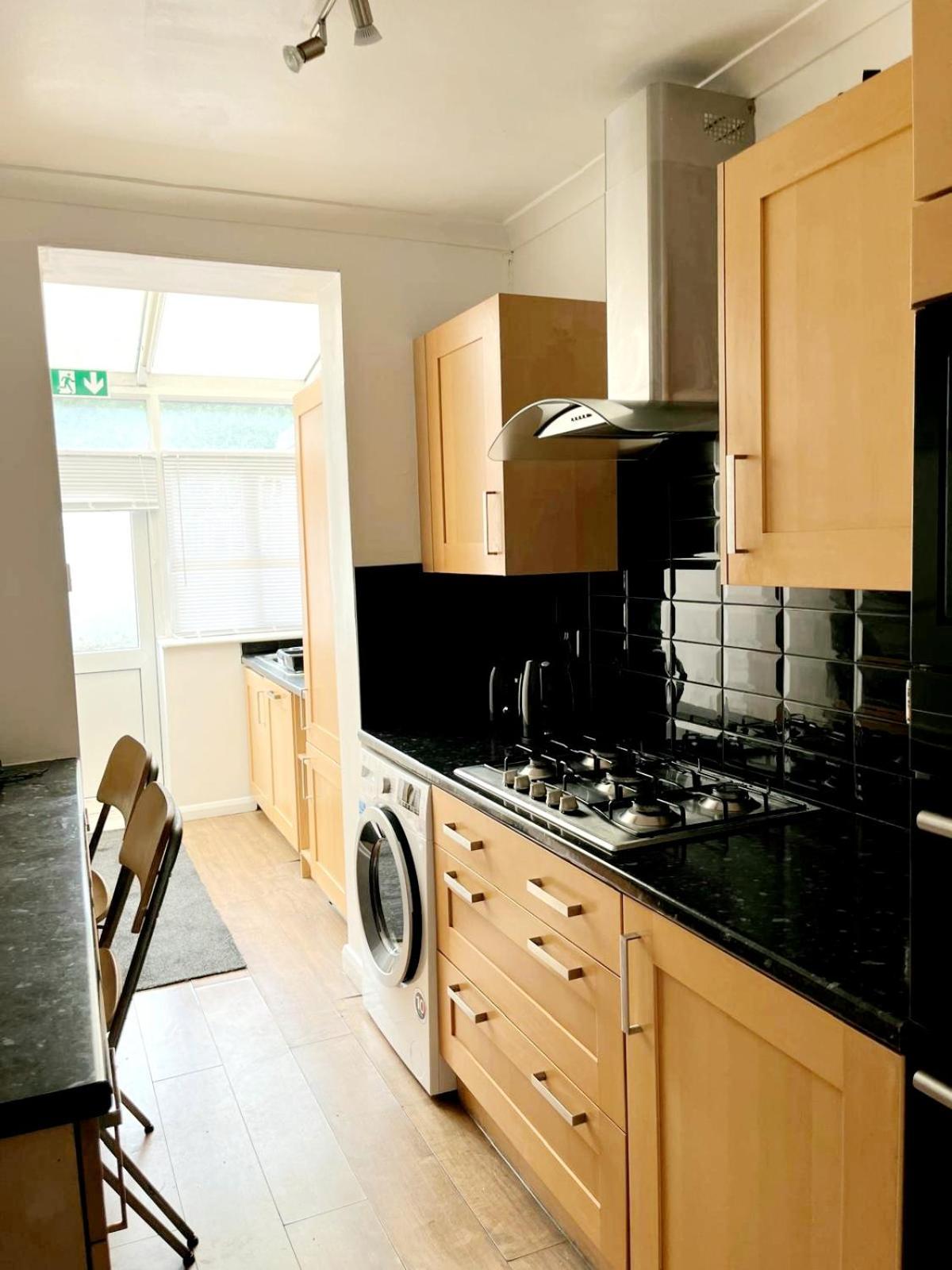 Cosy Room Stay 5 ซัตทอน ภายนอก รูปภาพ