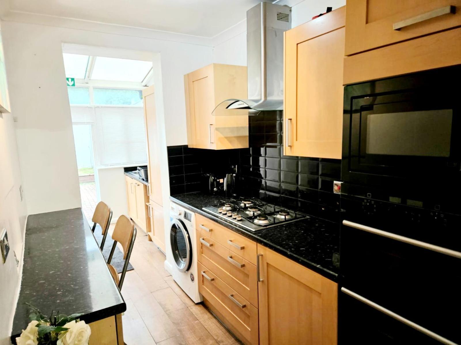 Cosy Room Stay 5 ซัตทอน ภายนอก รูปภาพ